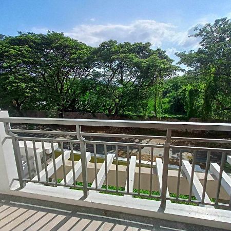 Aparthotel Acacia Estates Taguig Manila Exteriér fotografie